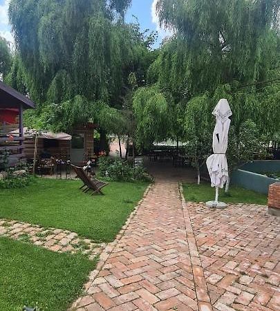 Enpi Lake Resort Iasi Bagian luar foto