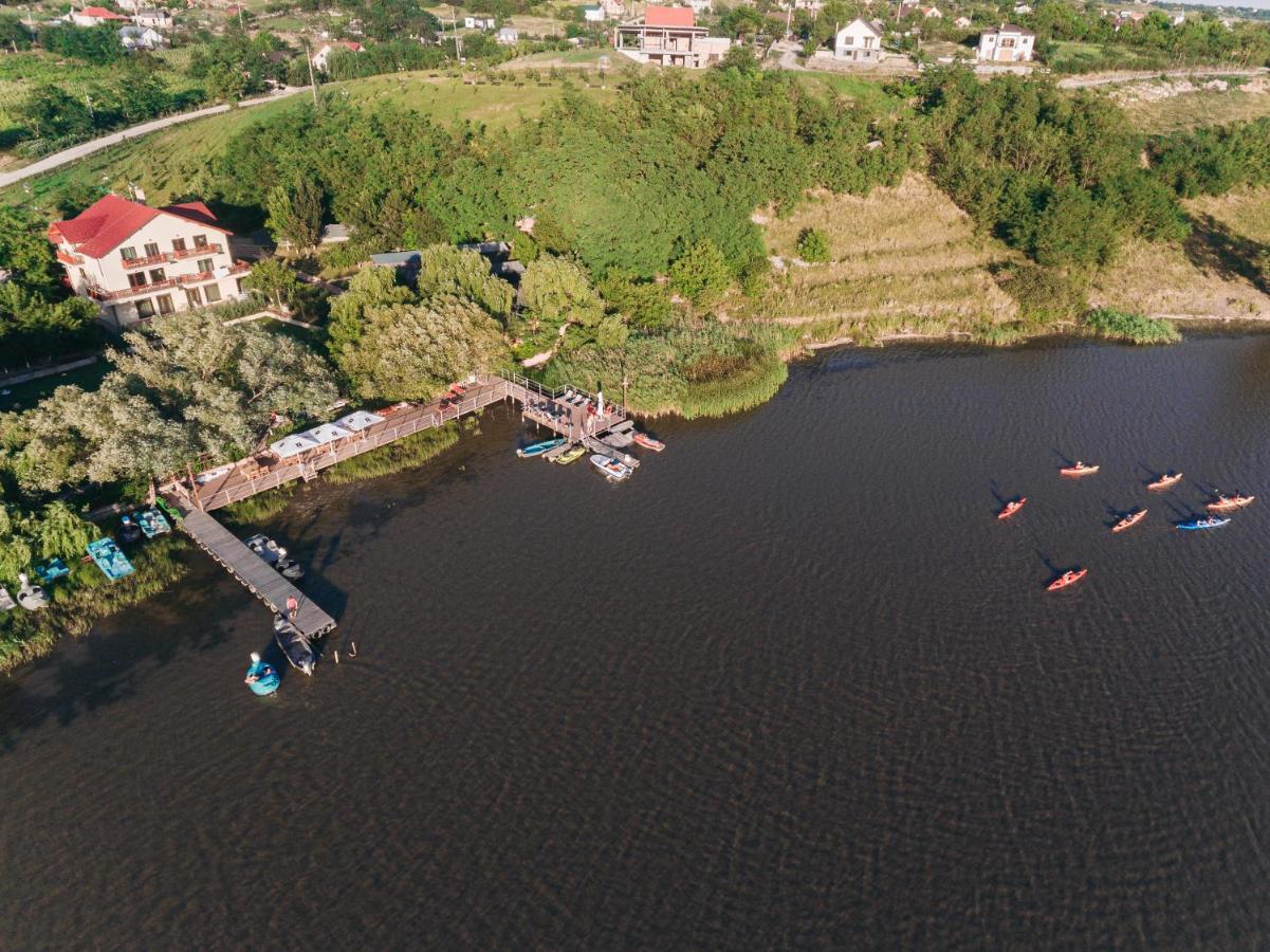 Enpi Lake Resort Iasi Bagian luar foto