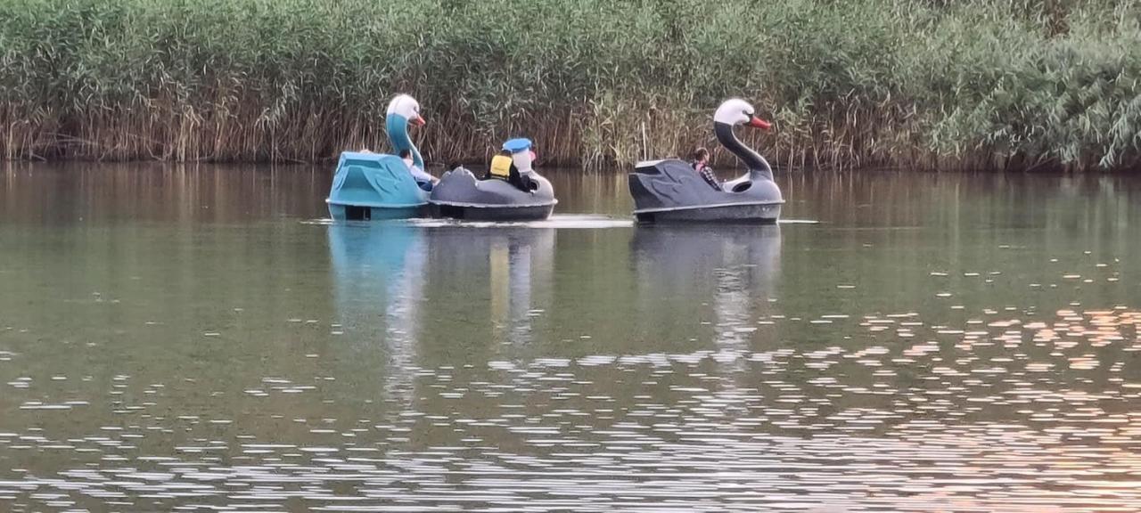 Enpi Lake Resort Iasi Bagian luar foto