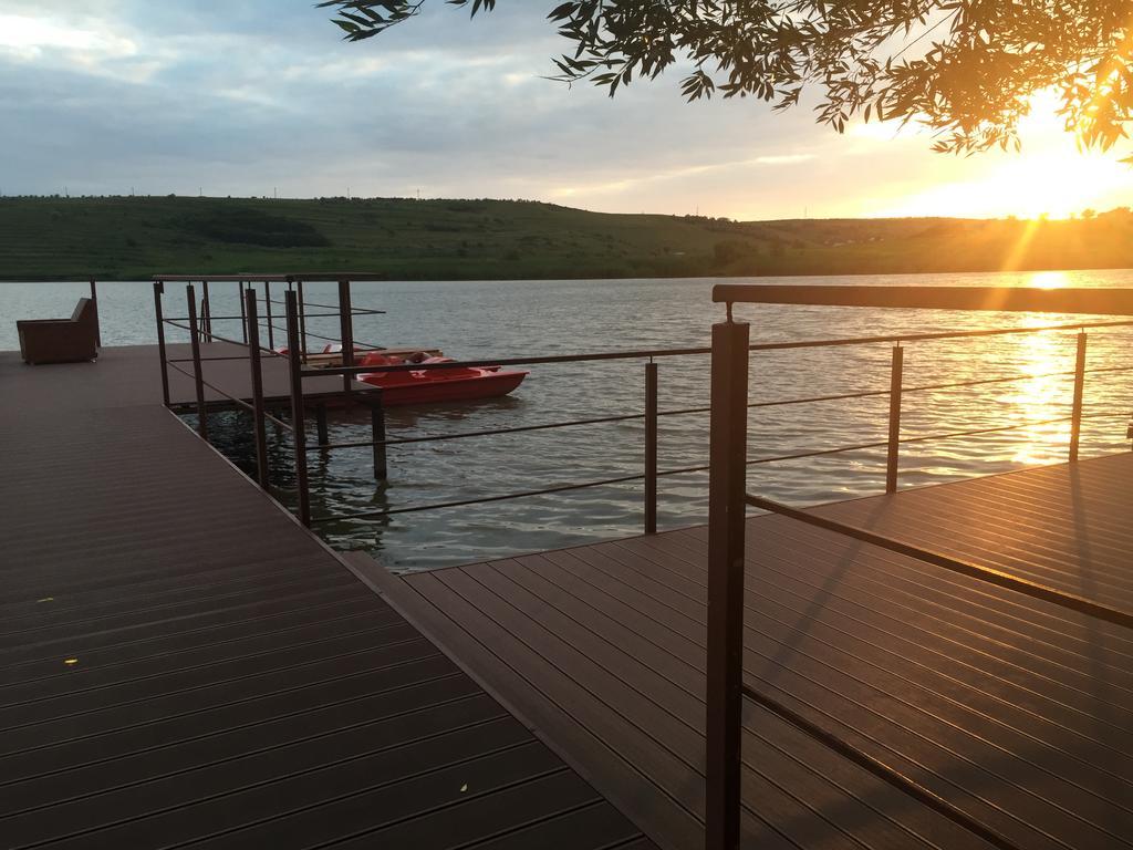 Enpi Lake Resort Iasi Bagian luar foto