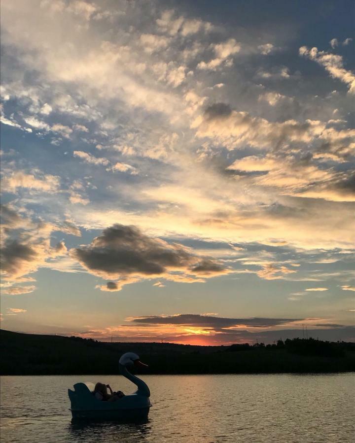 Enpi Lake Resort Iasi Bagian luar foto